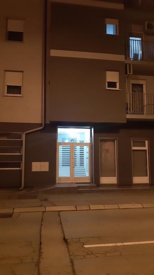 Apartman Luna Apartment Valjevo Bagian luar foto